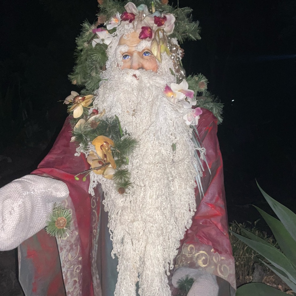 Festive Santa

 clause 6 ft tall life